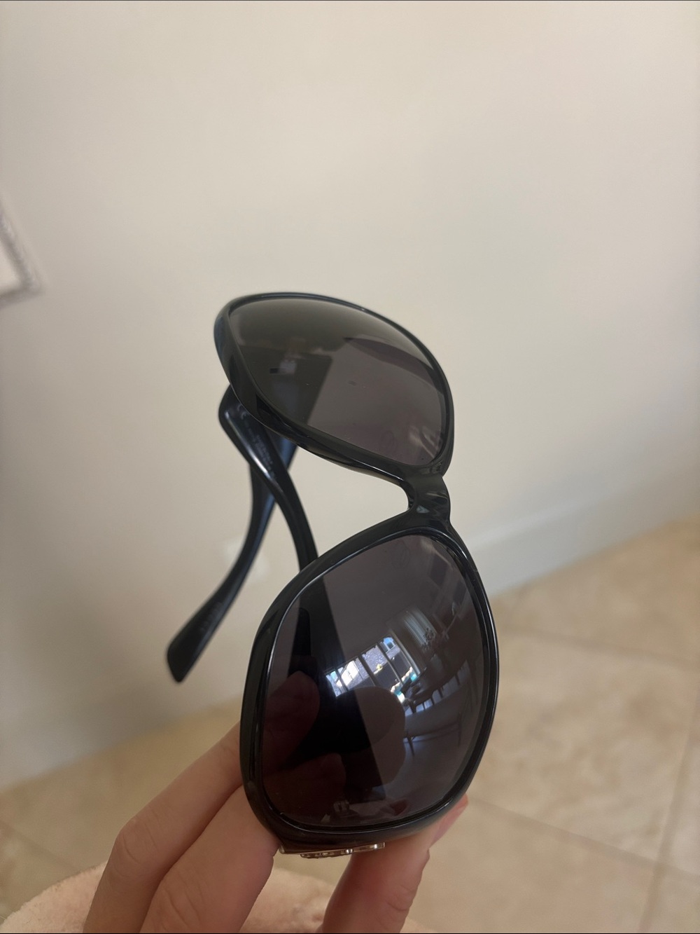 Vintage Gucci Oversized Sunglasses - Picture 4 of 8